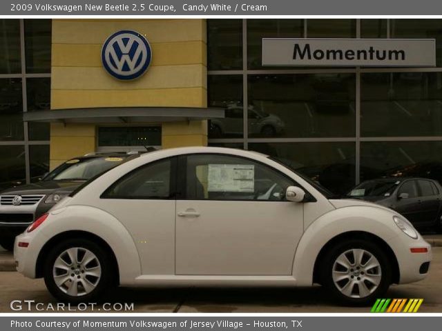 2009 Volkswagen New Beetle 2.5 Coupe in Candy White