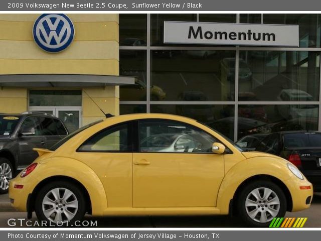 2009 Volkswagen New Beetle 2.5 Coupe in Sunflower Yellow