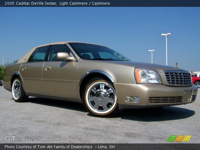 2005 Cadillac DeVille Sedan in Light Cashmere