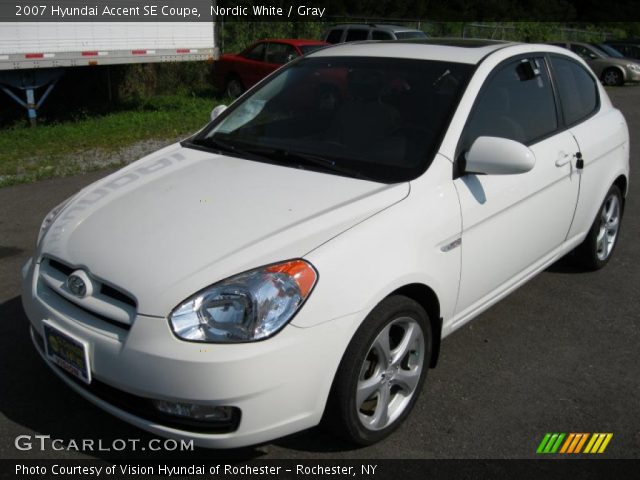 2007 Hyundai Accent SE Coupe in Nordic White