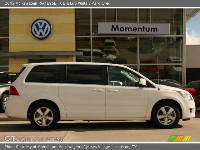 2009 Volkswagen Routan SE in Calla Lilly White