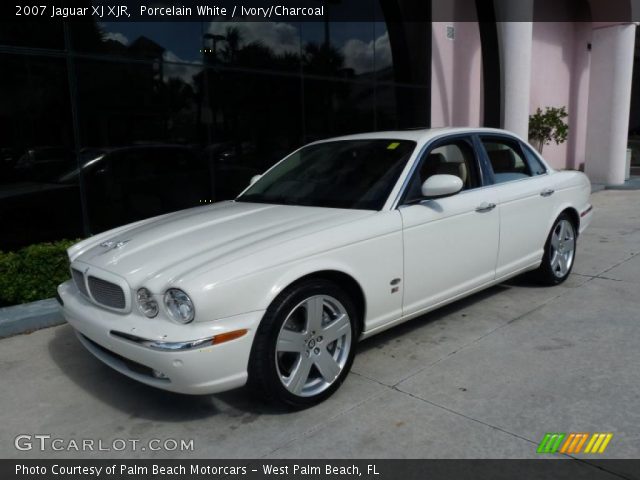 2007 Jaguar XJ XJR in Porcelain White