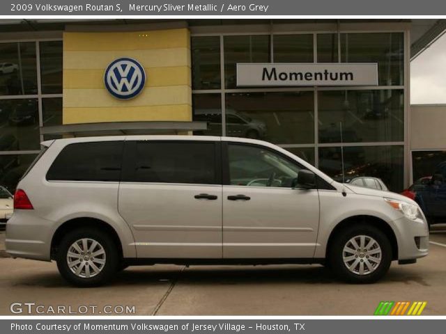 2009 Volkswagen Routan S in Mercury Sliver Metallic