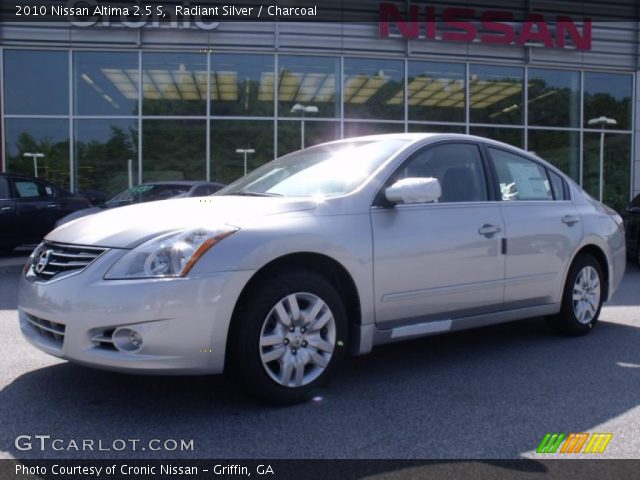2010 Nissan Altima 2.5 S in Radiant Silver