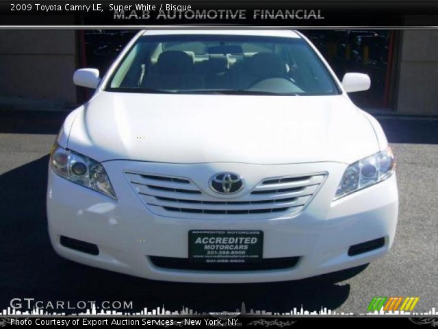 2009 Toyota Camry LE in Super White