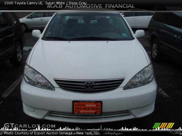 2006 Toyota Camry LE in Super White