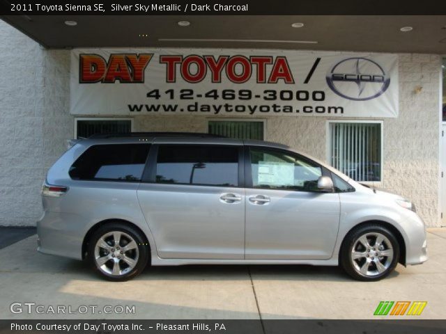 2011 Toyota Sienna SE in Silver Sky Metallic