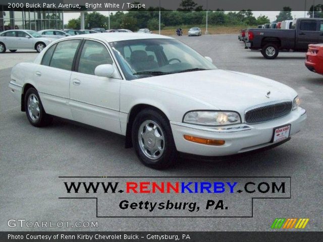 2000 Buick Park Avenue  in Bright White