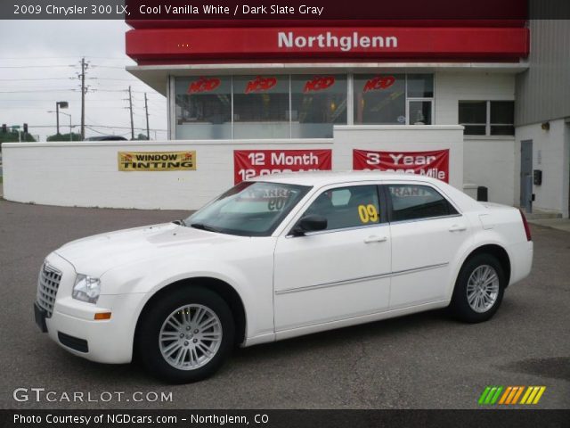 2009 Chrysler 300 LX in Cool Vanilla White