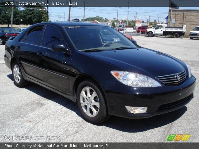 2005 Toyota Camry XLE in Black