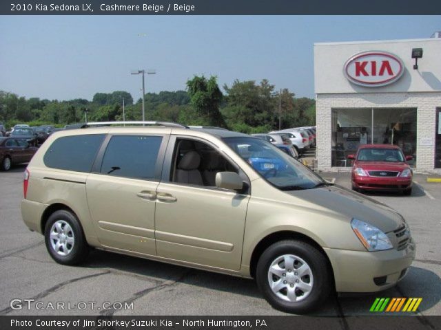 2010 Kia Sedona LX in Cashmere Beige