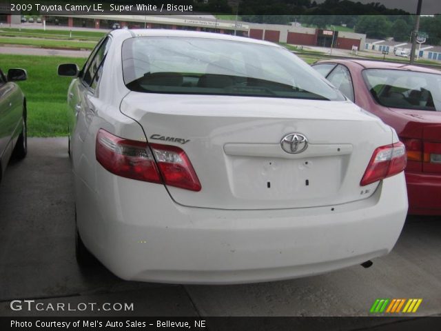 2009 Toyota Camry LE in Super White