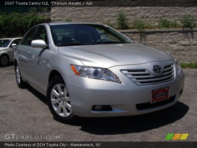 2007 Toyota Camry XLE in Titanium Metallic