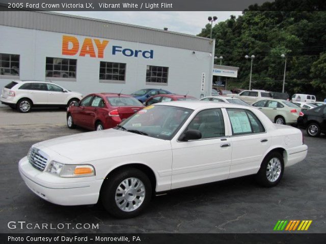 2005 Ford Crown Victoria LX in Vibrant White