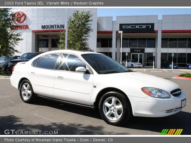 2003 Ford Taurus SES in Vibrant White