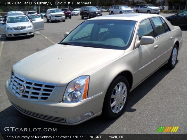 2007 Cadillac DTS Luxury II in Gold Mist