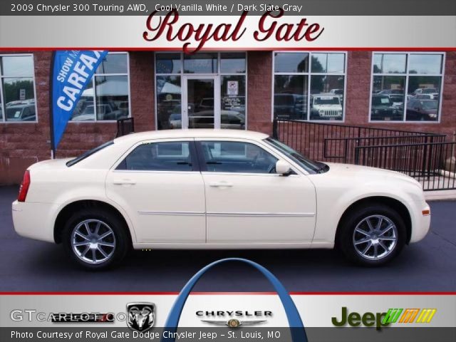 2009 Chrysler 300 Touring AWD in Cool Vanilla White