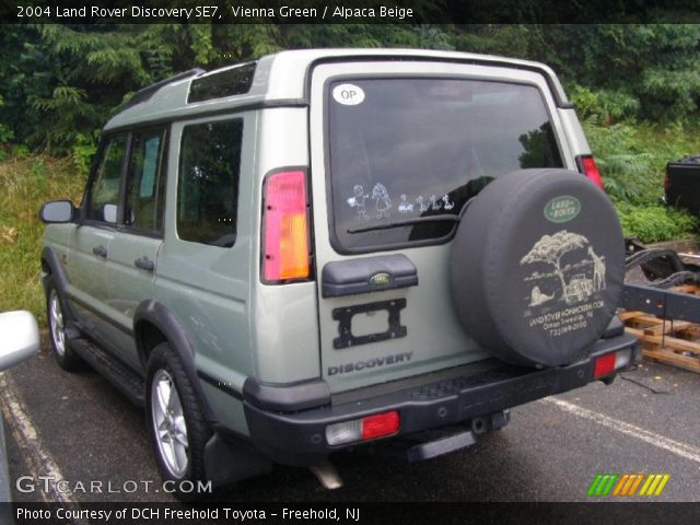 2004 Land Rover Discovery SE7 in Vienna Green