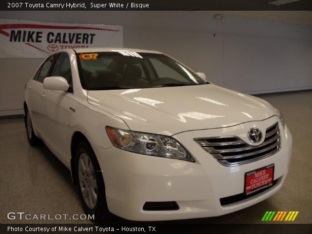 2007 Toyota Camry Hybrid in Super White