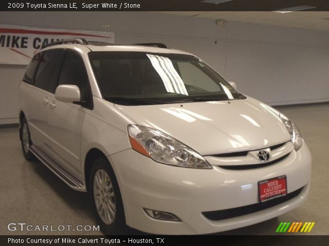 2009 Toyota Sienna LE in Super White