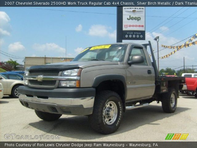 2007 Chevrolet Silverado 2500HD Work Truck Regular Cab 4x4 Chassis in Silver Birch Metallic
