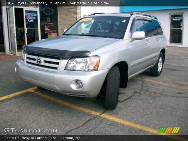 2007 Toyota Highlander  in Millenium Silver Metallic