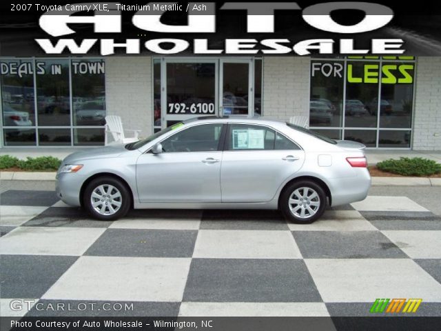 2007 Toyota Camry XLE in Titanium Metallic