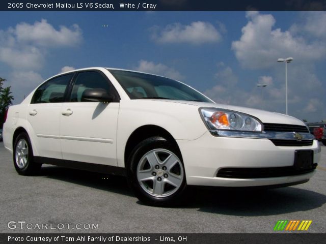 2005 Chevrolet Malibu LS V6 Sedan in White