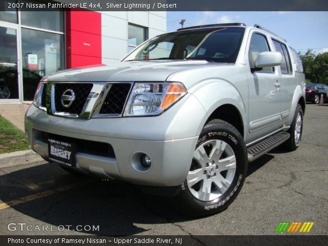 2007 Nissan Pathfinder LE 4x4 in Silver Lightning