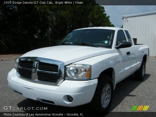 2007 Dodge Dakota SLT Club Cab in Bright White