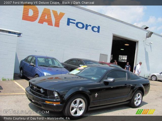 2007 Ford Mustang V6 Deluxe Coupe in Black