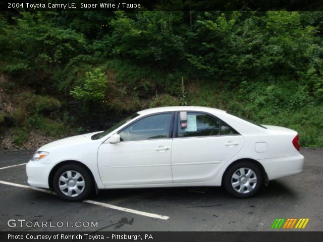 2004 Toyota Camry LE in Super White