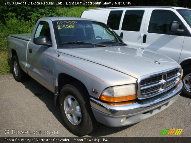 2000 Dodge Dakota Regular Cab in Light Driftwood Satin Glow