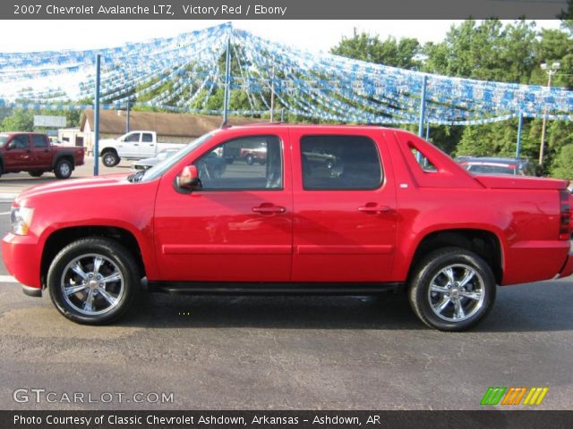 2007 Chevrolet Avalanche LTZ in Victory Red