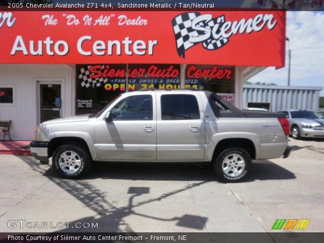 2005 Chevrolet Avalanche Z71 4x4 in Sandstone Metallic