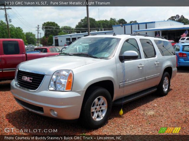 2010 GMC Yukon XL SLT in Pure Silver Metallic