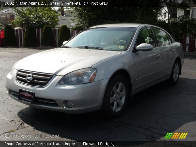 2002 Nissan Altima 2.5 in Sheer Silver Metallic