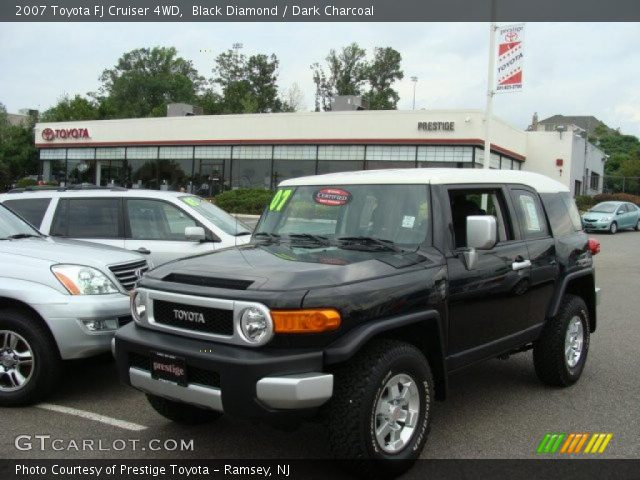 2007 Toyota FJ Cruiser 4WD in Black Diamond