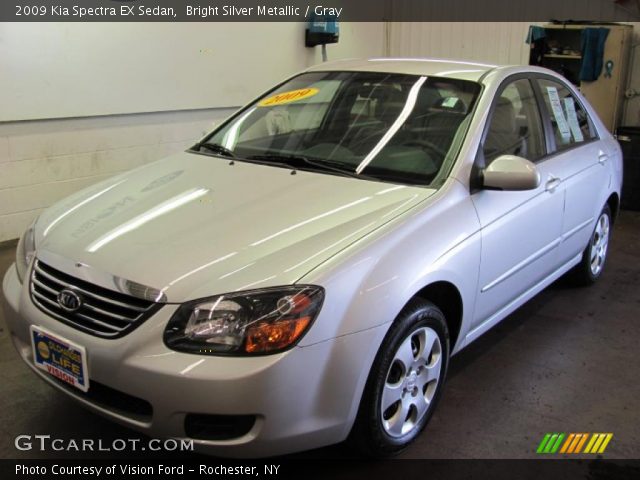 2009 Kia Spectra EX Sedan in Bright Silver Metallic