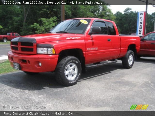 2000 Dodge Ram 1500 Sport Extended Cab 4x4 in Flame Red