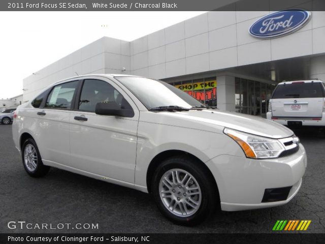 2011 Ford Focus SE Sedan in White Suede