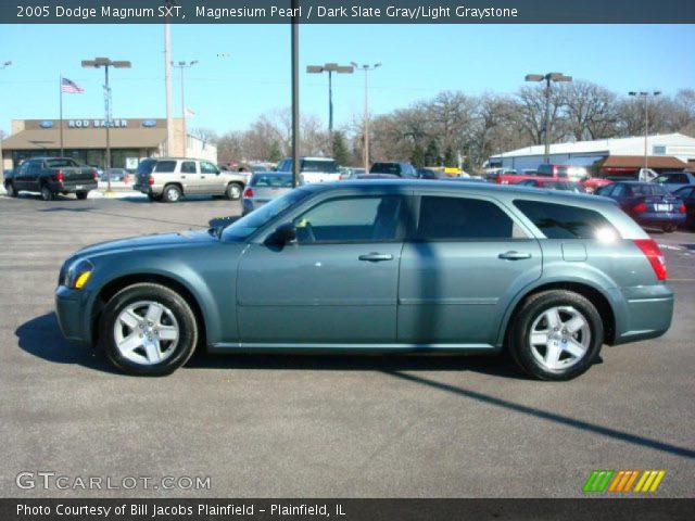 2005 Dodge Magnum SXT in Magnesium Pearl