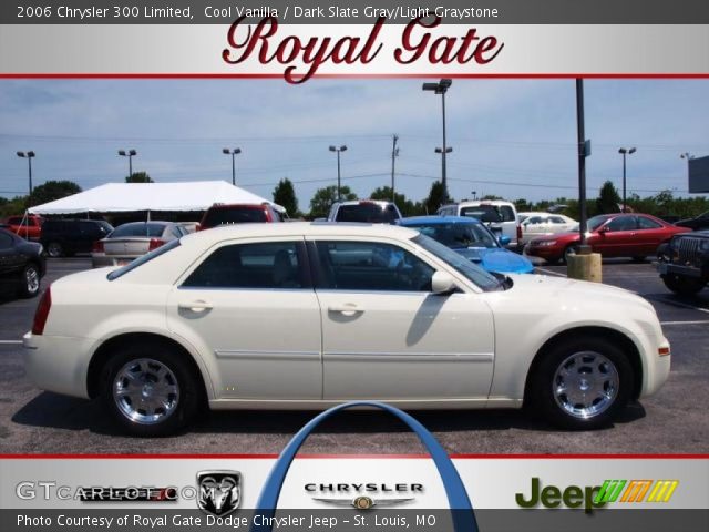 2006 Chrysler 300 Limited in Cool Vanilla