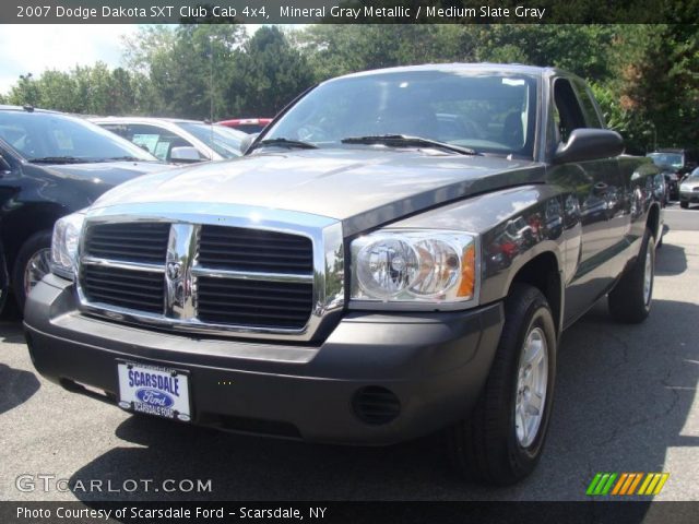 2007 Dodge Dakota SXT Club Cab 4x4 in Mineral Gray Metallic