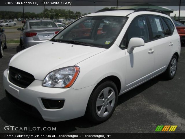 2009 Kia Rondo LX in Clear White