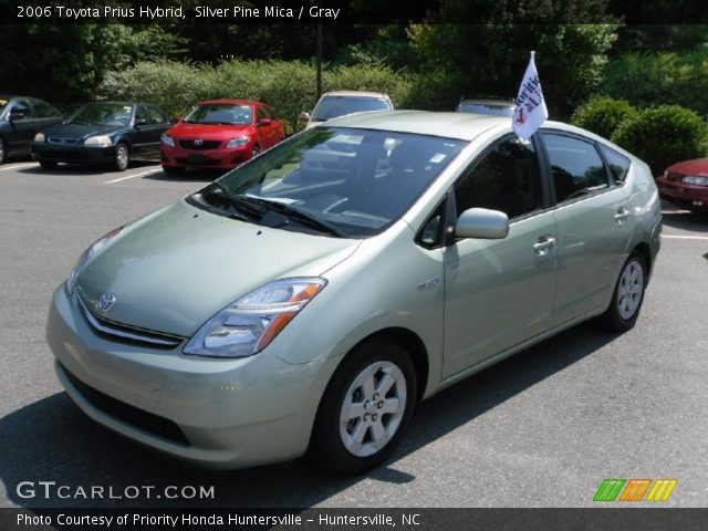 2006 Toyota Prius Hybrid in Silver Pine Mica