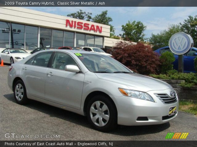 2009 Toyota Camry Hybrid in Classic Silver Metallic