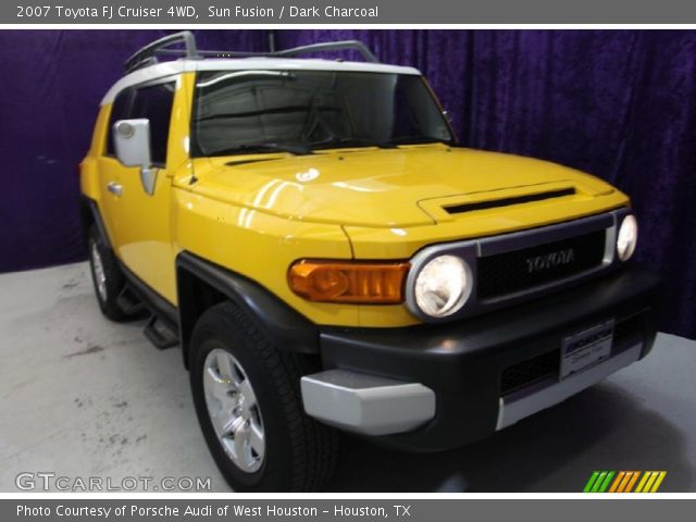 2007 Toyota FJ Cruiser 4WD in Sun Fusion