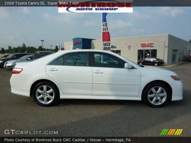 2009 Toyota Camry SE in Super White