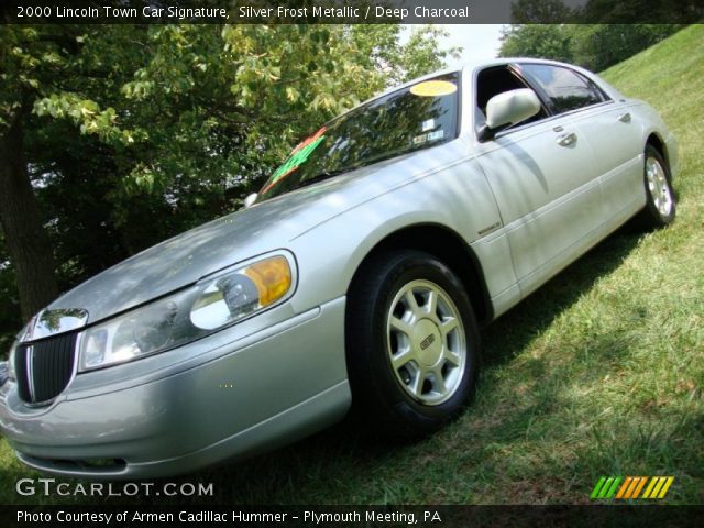 2000 Lincoln Town Car Signature in Silver Frost Metallic